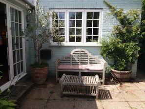 Entrance to front door