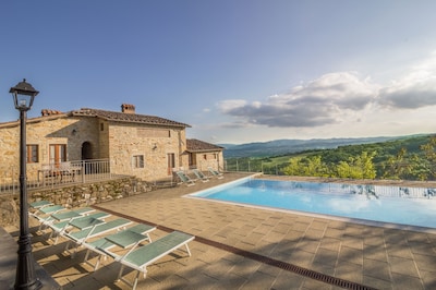 Villa mit absoluter Privatsphäre, atemberaubende Aussicht, privatem Pool, Wi-Fi, Toskana, keine Nachbarn