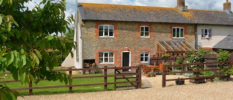 Bluebell Cottage - sleeps 5