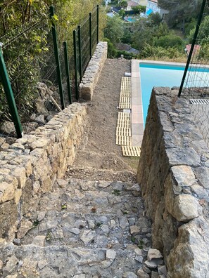 Steps to swimming pool