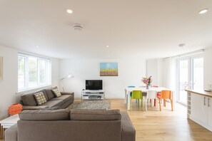 Dining area - open-plan living area to share with family and friends
