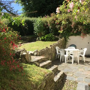 Secluded Cottage Garden 