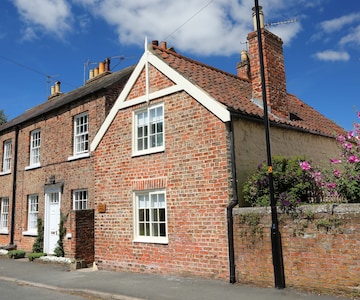 Mad Hatter's Cottage,Ripon,North Yorkshire, Yorkshire Dales, family friendly