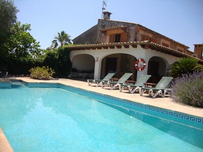 Stunning large villa with pool, walkable to Pollenca