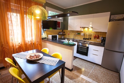 HAPPY HOME BOLOGNA Cozy, quiet, Close to CITY CENTER and EXHIBITION, AC, WiFi