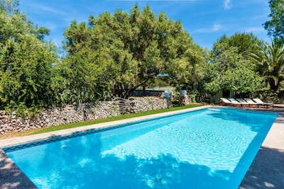 Finca Eleonora - quiet, big garden and pool, Free WiFi and AC, Sonos