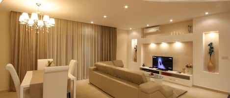 Large Spacious Living Area - Luxury living