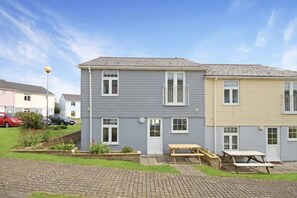 Spacious 4 Bedroom Cottage 