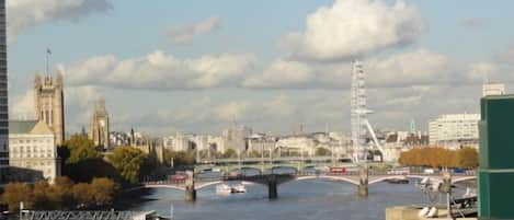 Fabulous River Views to The Houses of Parliament, The London Eye and much more