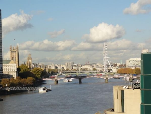 Fabulous River Views to The Houses of Parliament, The London Eye and much more