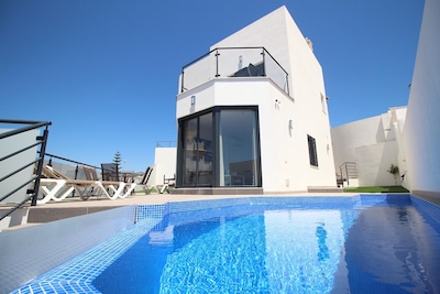 New villa for rent in southern Spain