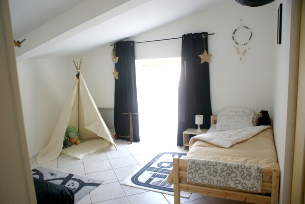 la chambre des enfants, côte sweet, girly
