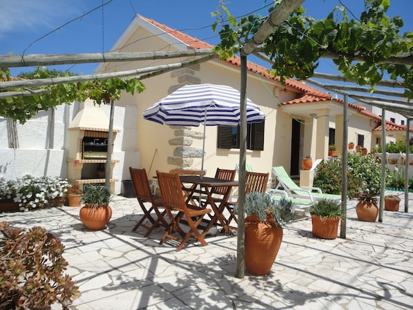 Casa da Bia, Private garden with BBQ, Free Wi-fi works in Garden