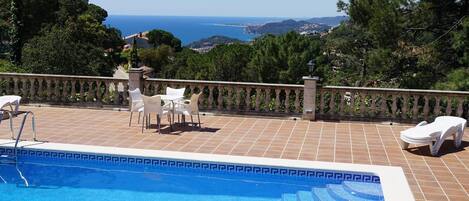 fantastic view on the coast and Lloret from the sunny terrace and large pool.