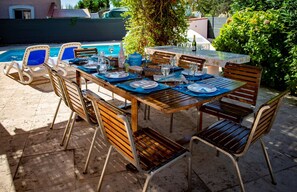 Outside dining covered terrace