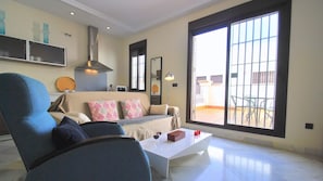 Kitchen-Living Room-Lounge
