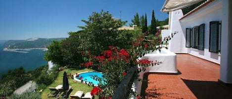 main terrace casa branca, overlooking sesimbra