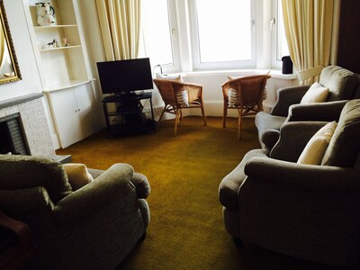 Bright, Homely Flat Overlooking Rothesay Bay