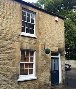 Self Catering Stylish Period Town House in Stamford
