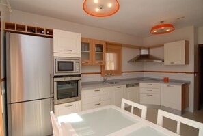 Kitchen full equipped