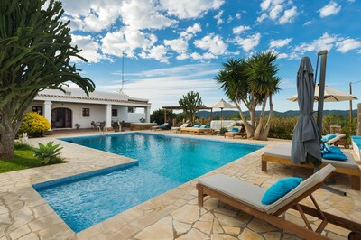 Villa Ibicenca perfect for families and friends located near the beaches