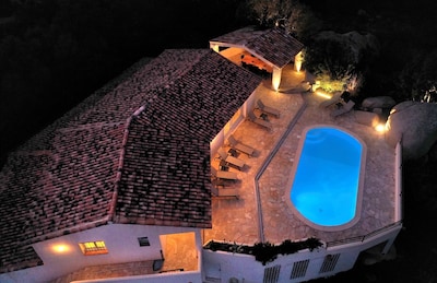 House with swimming pool 2/12 pers Sea and mountain view. Tennis in 500m