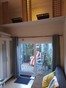 SWISS STYLE 1 BEDROOM GARDEN APARTMENT