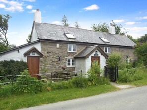 Upper Castlewright Cottage, former drovers' inn on Kerry Ridgeway