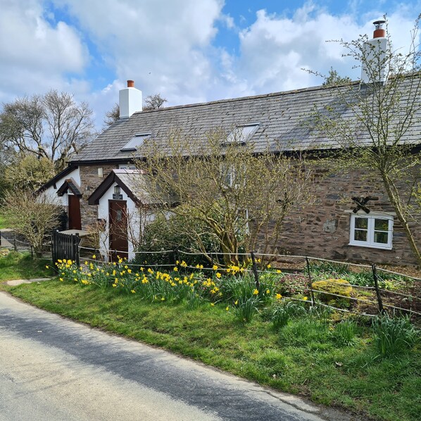 Upper Castlewright Cottage, former drovers' inn on Kerry Ridgeway