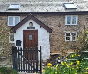 Upper Castlewright Cottage, former drovers' inn on Kerry Ridgeway