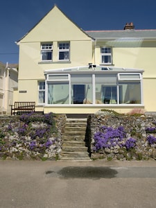 Perfect south facing cottage overlooking Mevagissey Harbour and across the bay.