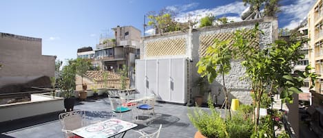 Lovely roof garden!