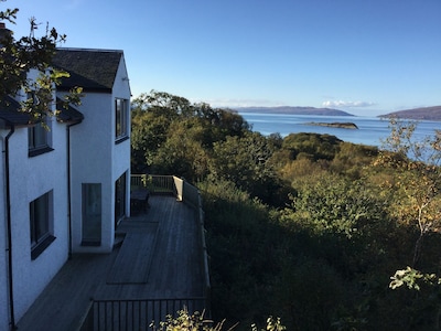 Stunning Coastal House near Oban views of Jura & Mull, 4 bed escape