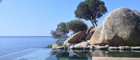 double-infinity pool, beachfront