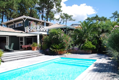 Casa con piscina climatizada entre la piscina y el océano en Cap Ferret