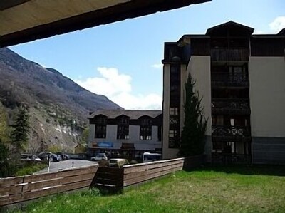 Luxury Studio With Easy Access To The 3 Valleys In A Beautiful Spa Town. 