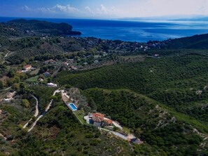 Absolute privacy and stunning views: try perfection...