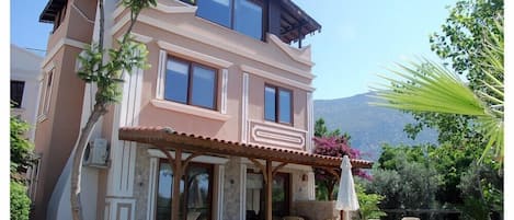 Beautiful Villa Zinnia