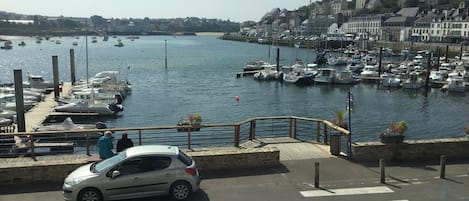 Vue sur le port depuis le séjour