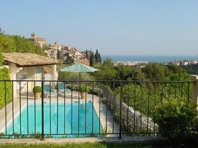 Nice apartment with pool near Nice. 4 pers, aircondition, internet