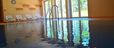 Wellnessbereich mit Pool