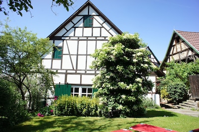 Wohlfühl-Ferienhaus (Loft) mit Garten - CO2 neutral - WLAN und Parken inklusive