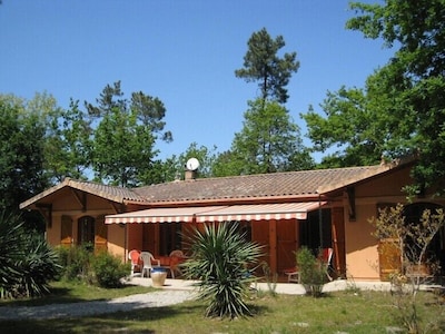 Spacious country house on a 4,000 m2 property, 3 km from the Atlantic