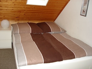 Schlafzimmer 2