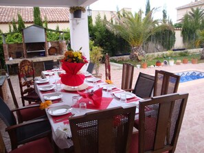 Outdoor dining
