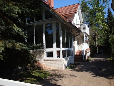 Einliegerwohnung im Einfamilienhaus, separater Eingang, eigene Terrasse       