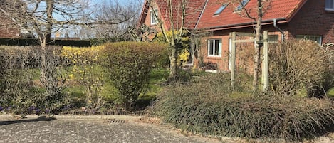 Schöne große Ferienwohnung mit Garten