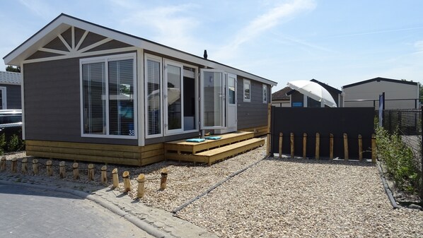 Strandchalet im Camping Zonnedorp