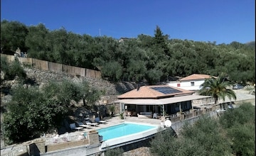 Beautiful House With A Fantastic Terrace Infinity Pool And Sea View Official House In Pontedassio Italy