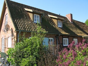 Die Gartenseite des Ferienhauses